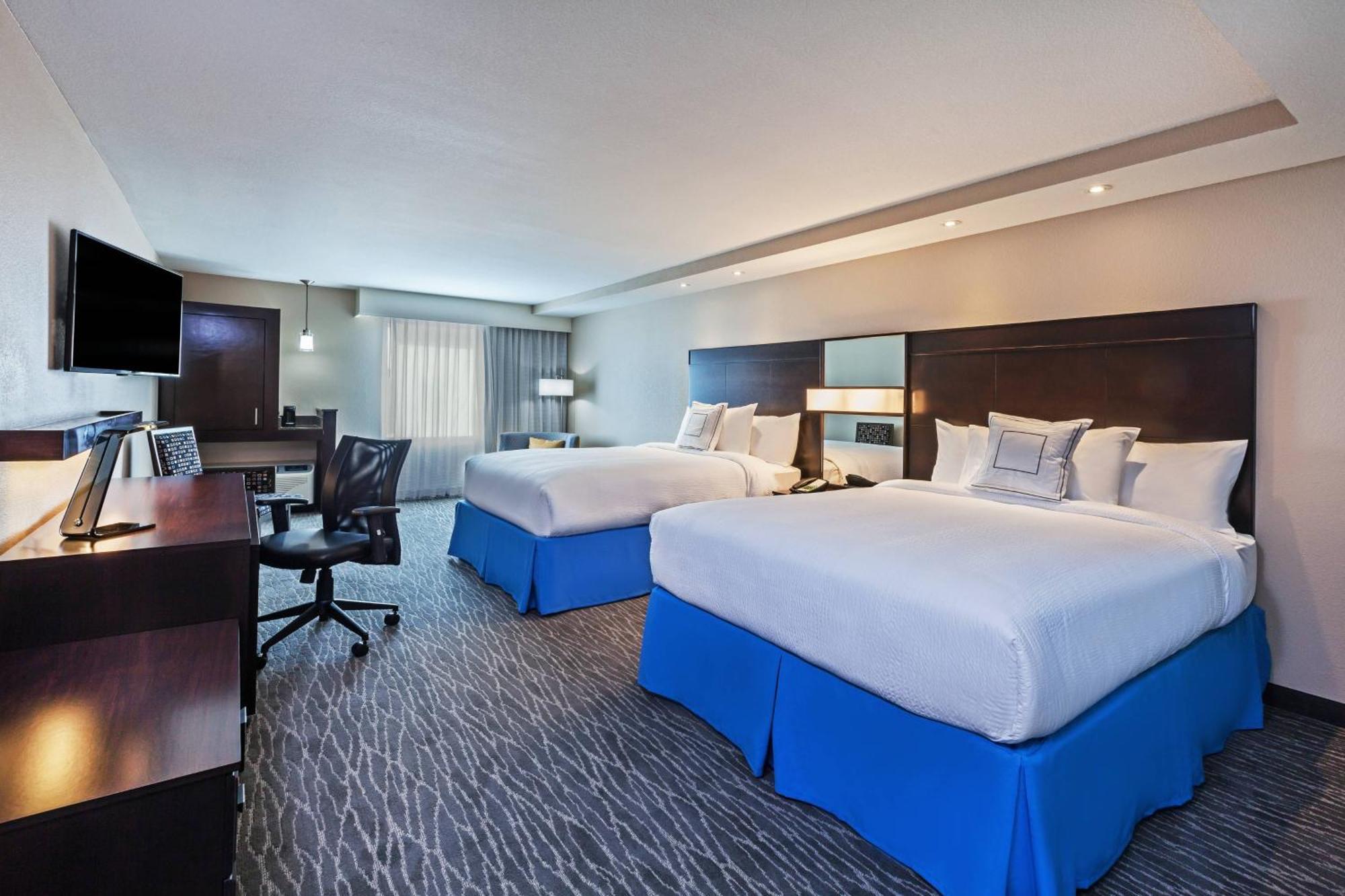 Courtyard Houston I-10 West/Park Row Hotel Екстериор снимка